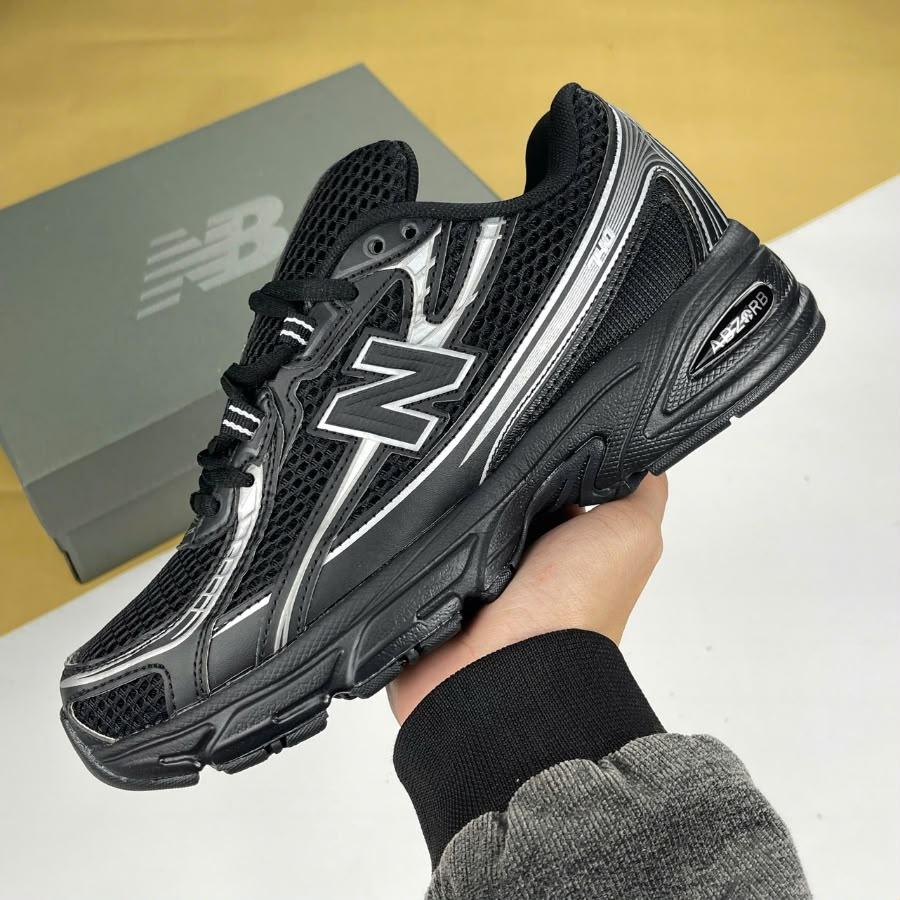 New Balance 740
