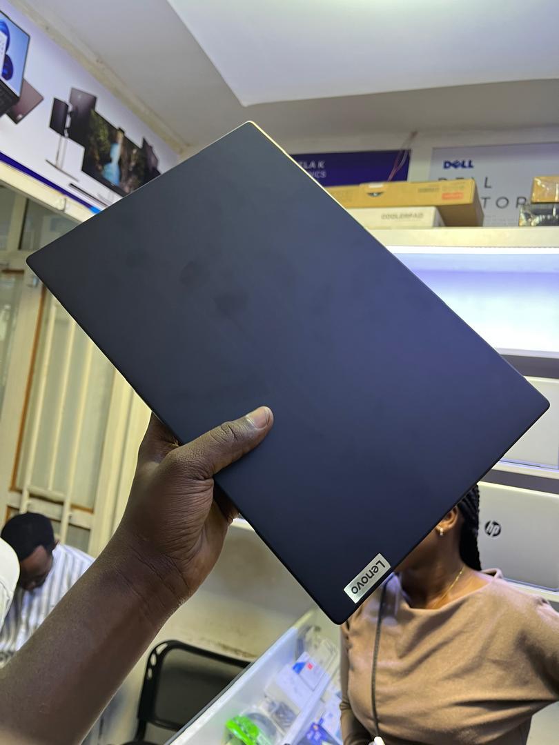 Lenovo V14 core i5